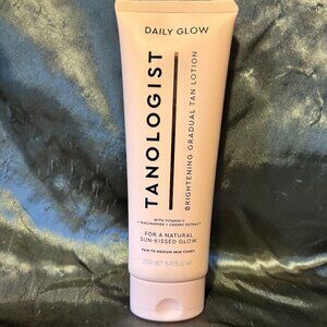 NEW sealed - Tanologist Brightening Daily Glow, Fair/Medium, Gradual Tan 8.45 oz